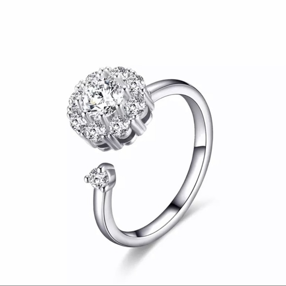 Daisy Flower Fancy Fidget Spinner Crystal CZ Rotating Silver Ring Resizable - Picture 2 of 6